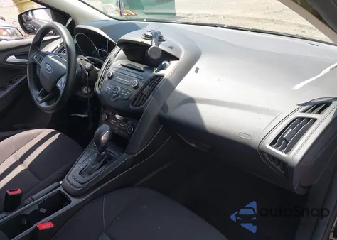 2017 Ford Focus Se z USA, uszkodzony, nr VIN 1FADP3FE7HL335113